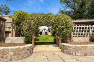 Garden Feature- click for photo gallery